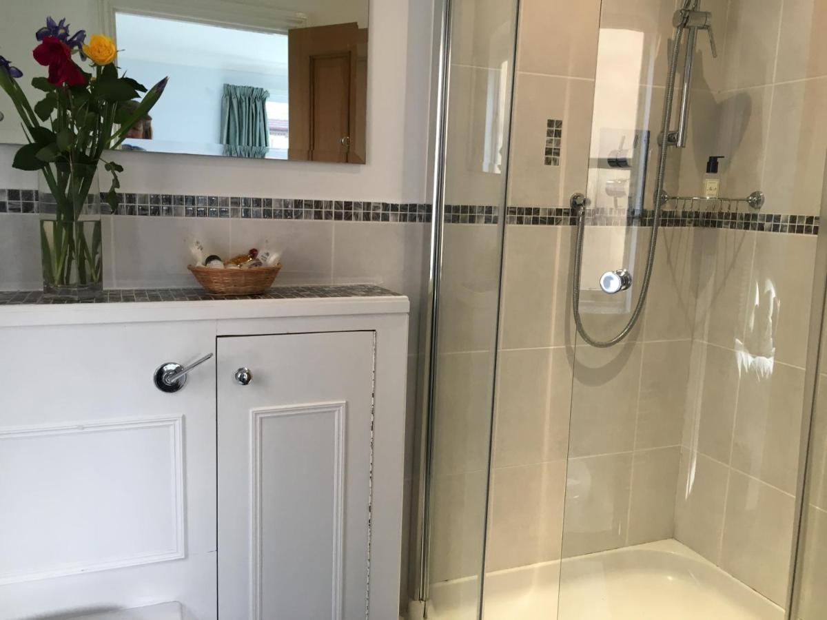 5 Charlton Mill Way B&B Chichester Szoba fotó