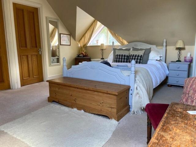 5 Charlton Mill Way B&B Chichester Kültér fotó